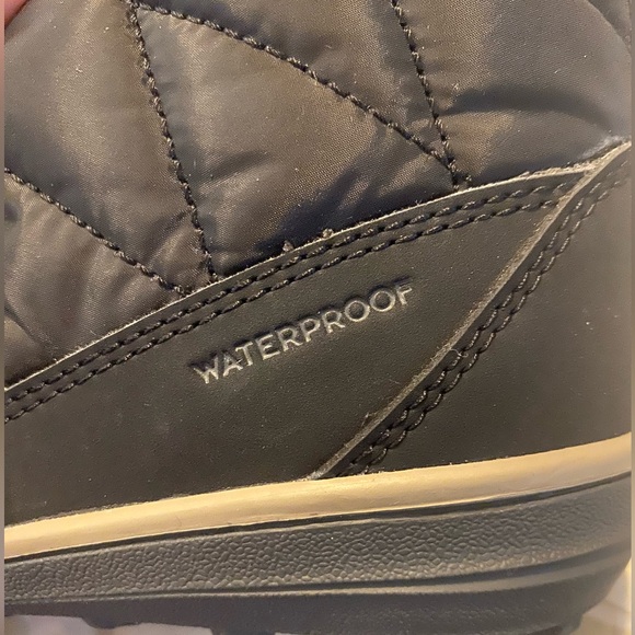 Columbia Women’s Winter Boots - Picture 10 of 11